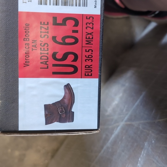 Frye Company Women's Veronica Bootie - Picture 11 of 11